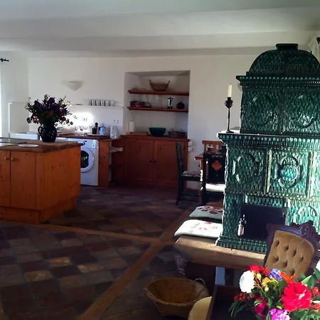 Am Waldrand Gelegen Ferienhaus *